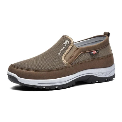 Wsuwane buty OrthoPro w nowoczesnym designie, idealne do codziennego noszenia